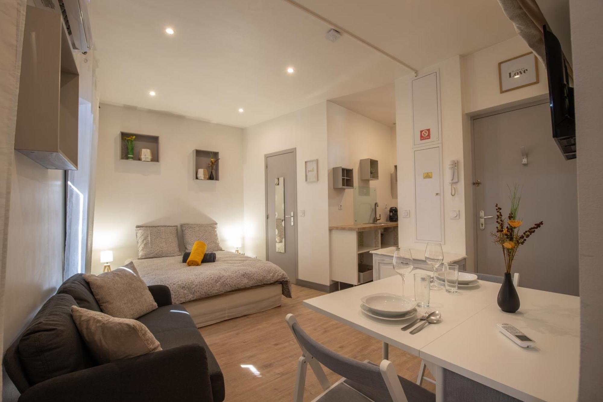 Le Partage Des Eaux - 4 Couchages - Hypercentre - Clim - Wifi Apartment L'Isle-sur-la-Sorgue Exterior photo