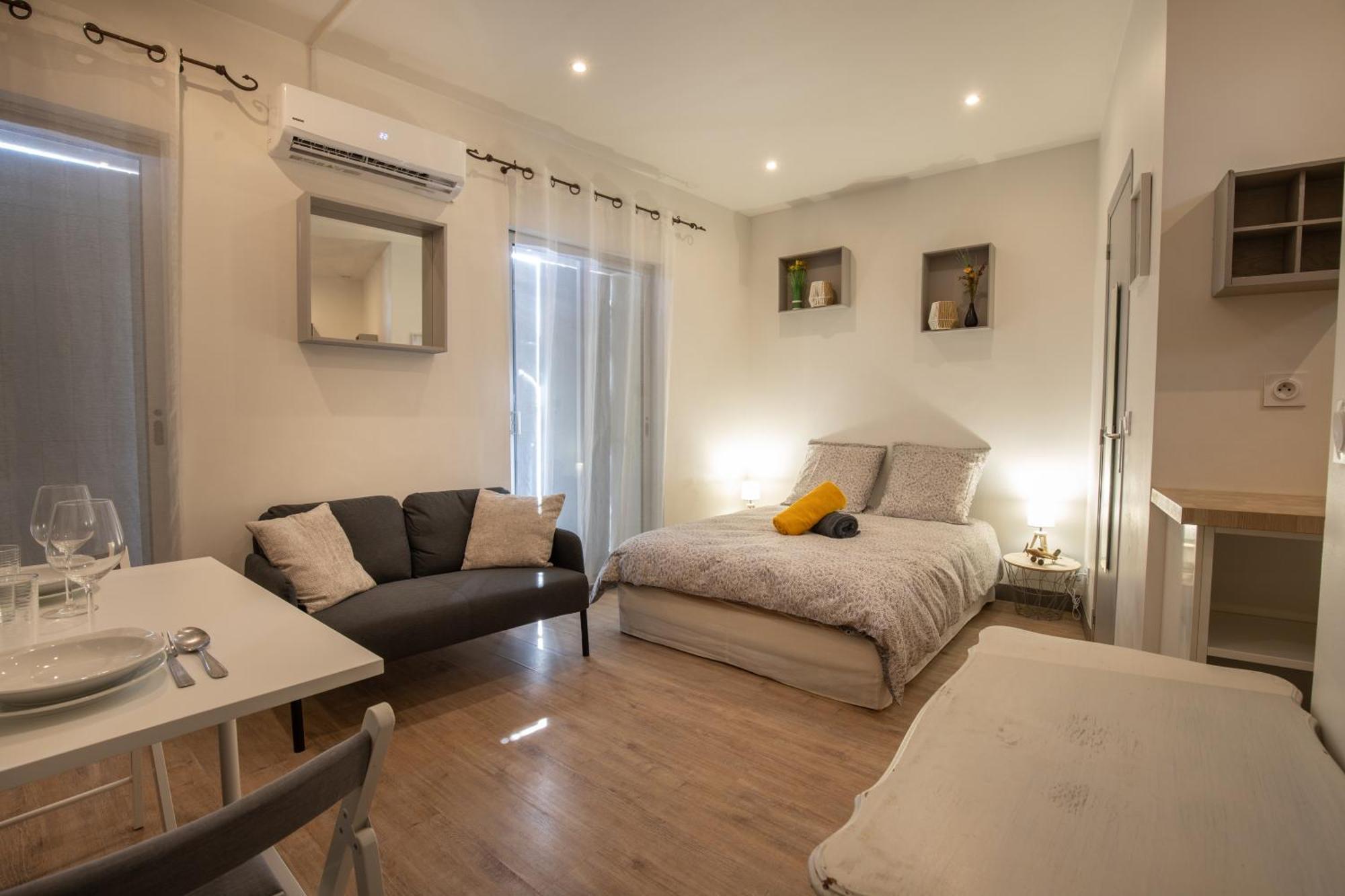 Le Partage Des Eaux - 4 Couchages - Hypercentre - Clim - Wifi Apartment L'Isle-sur-la-Sorgue Exterior photo