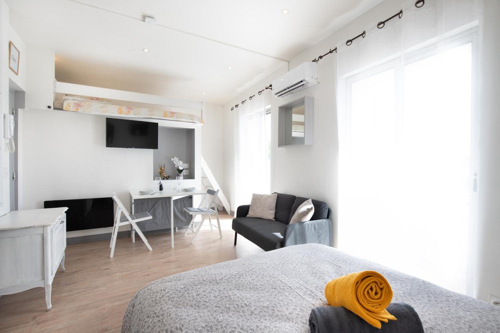 Le Partage Des Eaux - 4 Couchages - Hypercentre - Clim - Wifi Apartment L'Isle-sur-la-Sorgue Exterior photo